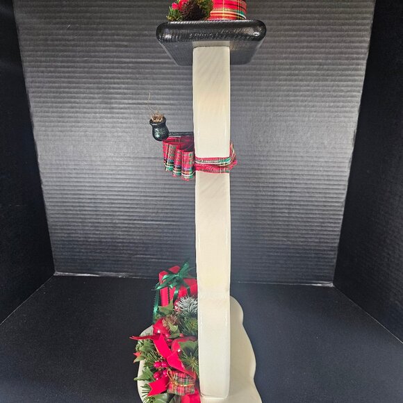 Gorgeous 21" Tall Handmade And Tole Painted Jolly Wood Snowman With Presents - Picture 7 of 12